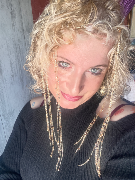 ZAMAN, ; içimdeki kum saatim ZAMAN' ın geldi diyor....